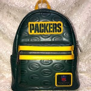 GB PACKERS LOUNGEFLY BAG NWT